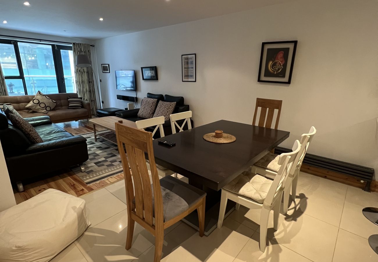 Apartment in Dublin - Sir john Rodgersons Apartment Sleeps 4