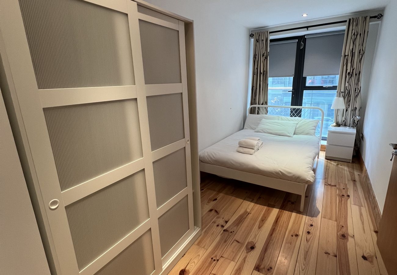 Apartment in Dublin - Sir john Rodgersons Apartment Sleeps 4