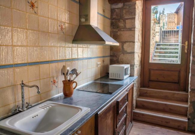 Cottage in Vallbona de les Monges - YourHouse Marilluna, rural house with private pool 