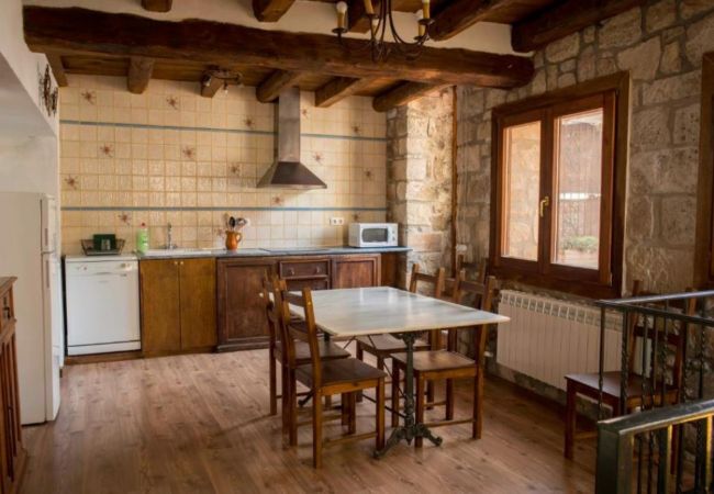 Cottage in Vallbona de les Monges - YourHouse Marilluna, rural house with private pool 