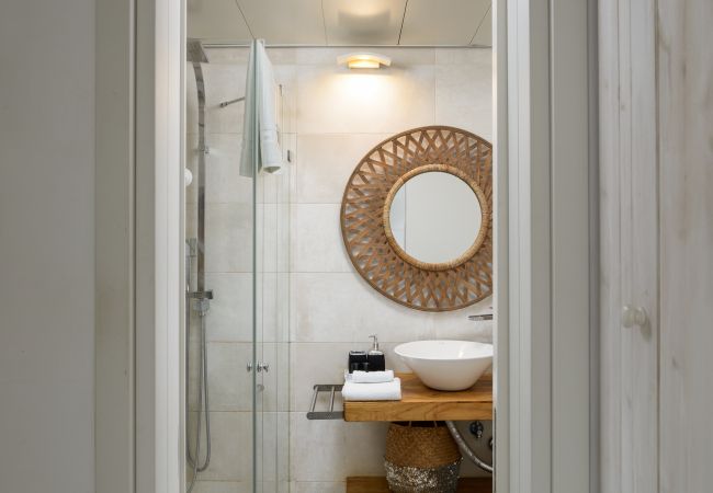 Apartment in Tel Aviv - Jaffa - MAMAD Bright & Chic Condo with Pool & Unique View by FeelHome Apartment in Tel Aviv - Jaffa - MAMAD Bright & Chic Condo with Pool & Unique View by FeelHome