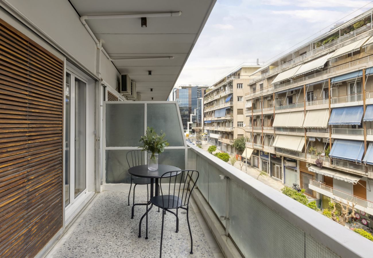 Apartment in Athens - A happy 2 BDR apartment that has a soul