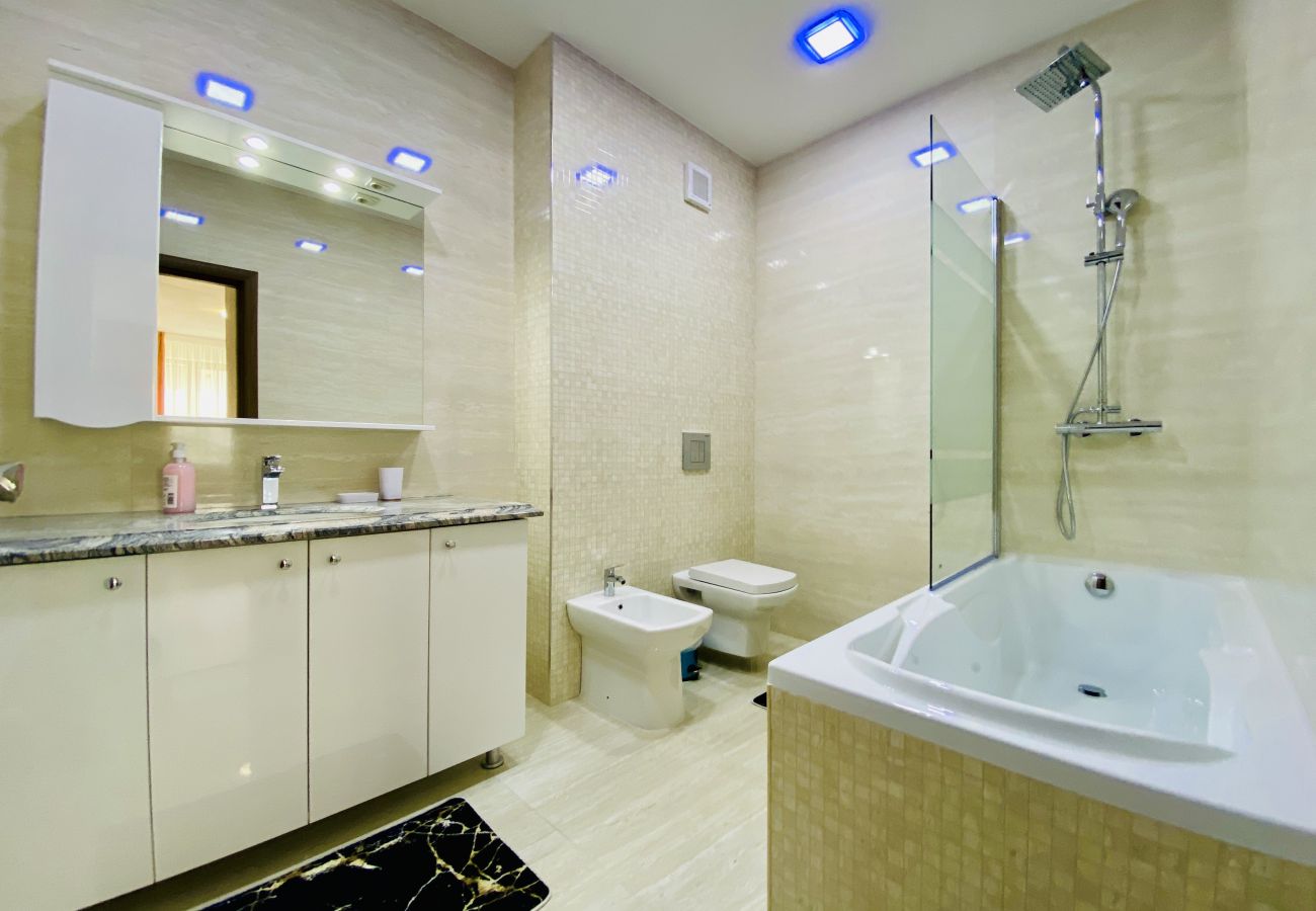 Apartment in Brasov - New & Modern Isaran Apartment near Coresi Mall