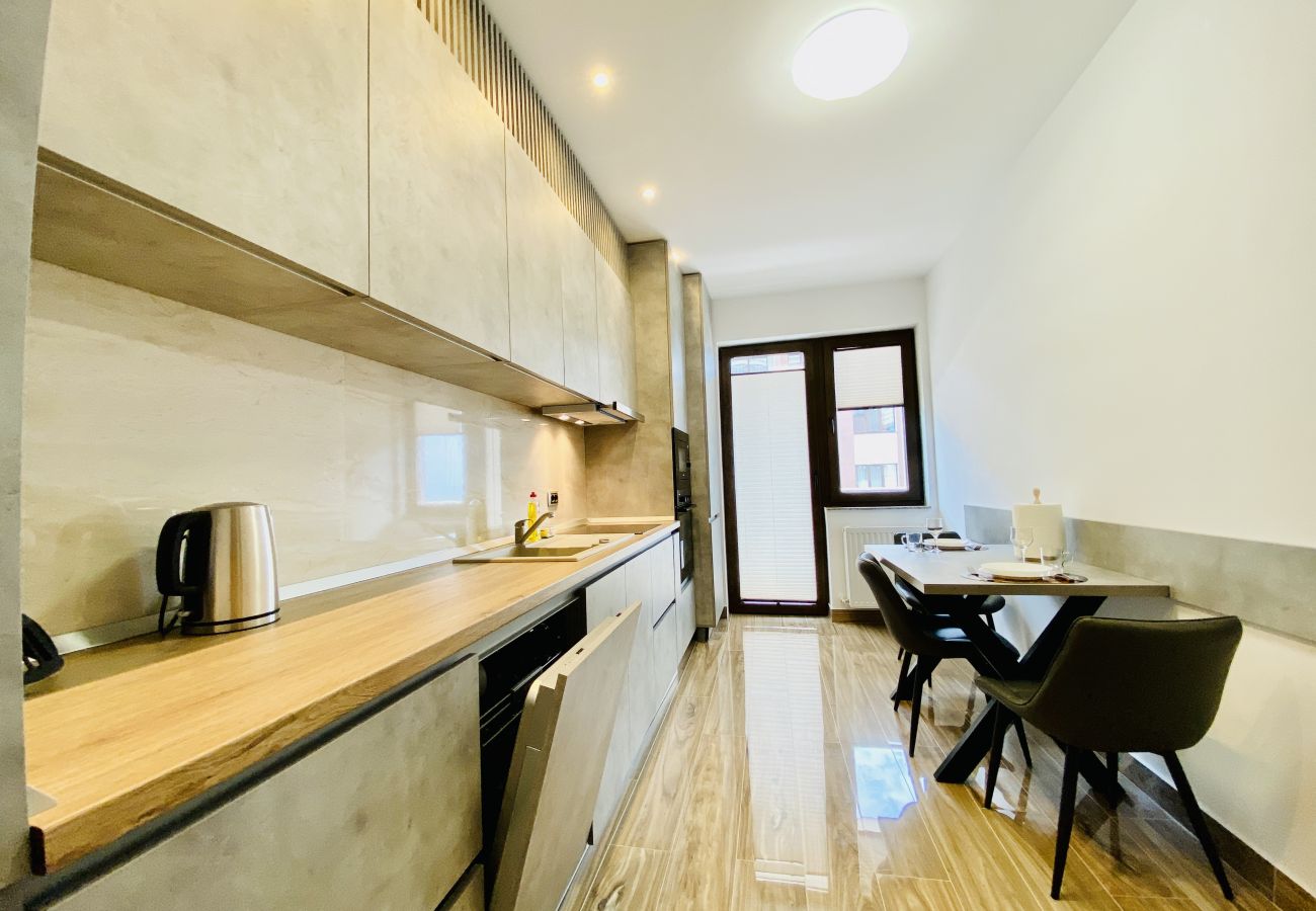 Apartment in Brasov - New & Modern Isaran Apartment near Coresi Mall