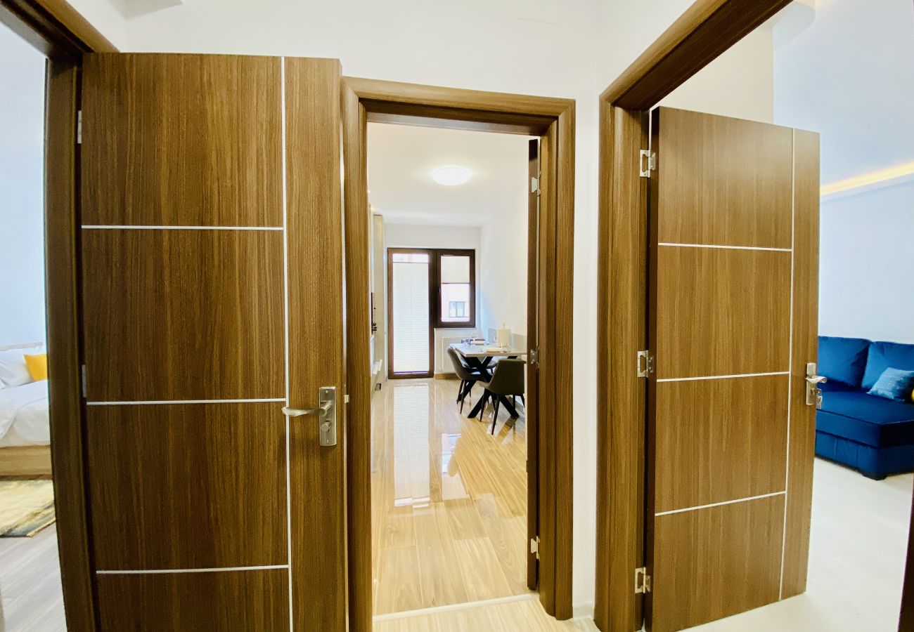 Apartment in Brasov - New & Modern Isaran Apartment near Coresi Mall