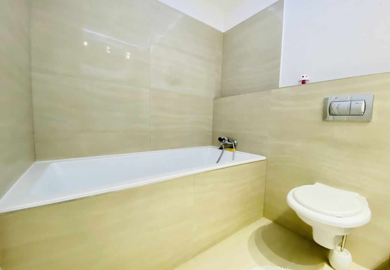 Apartment in Floresti - 2BDR Apartment with Garden