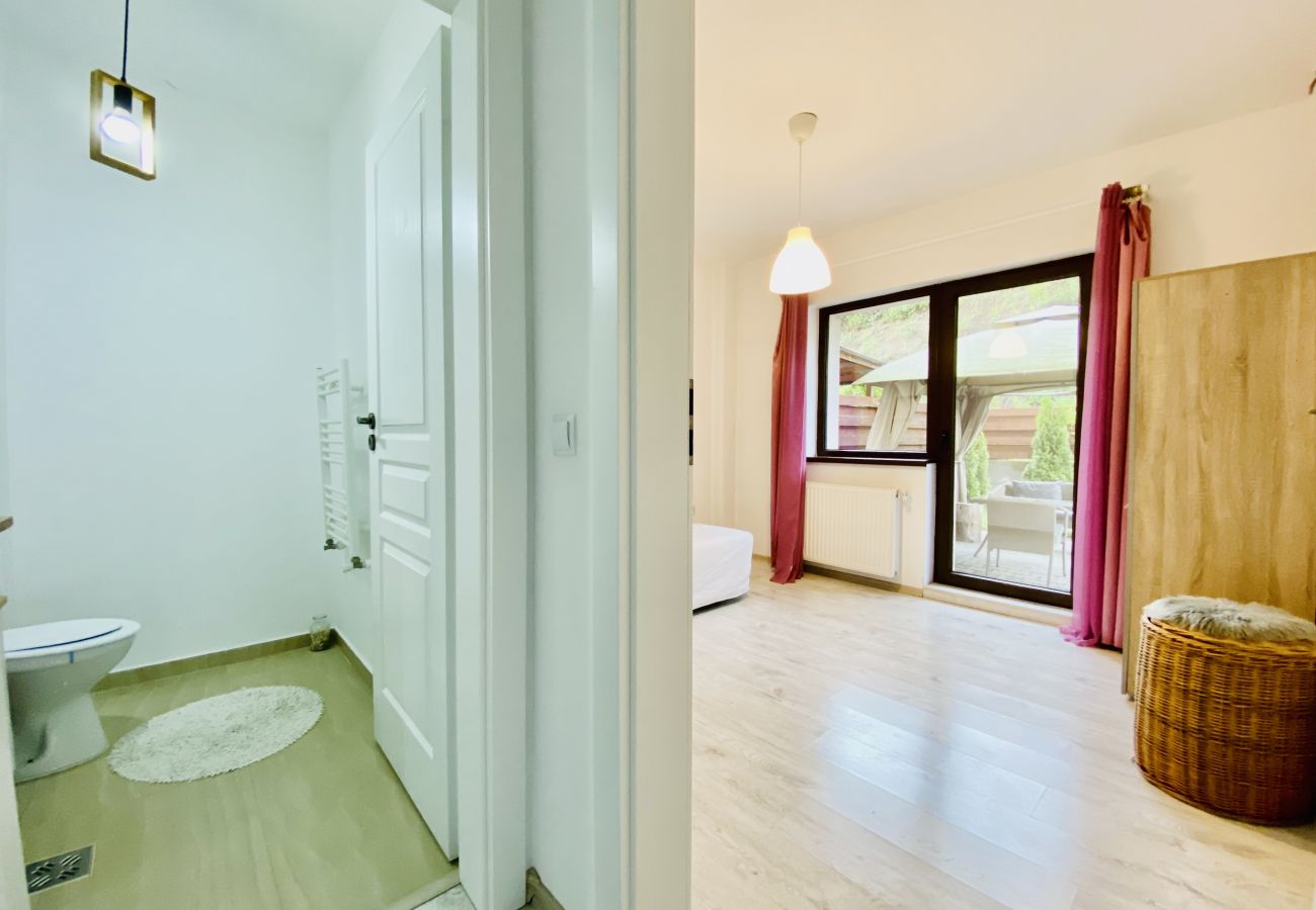 Apartment in Floresti - 2BDR Apartment with Garden