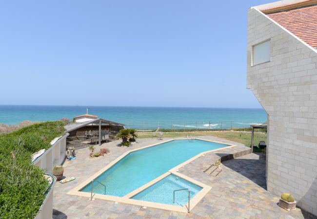 Villa in Netanya - Coastal Mansion Private Pool in Netanya by FeelHome