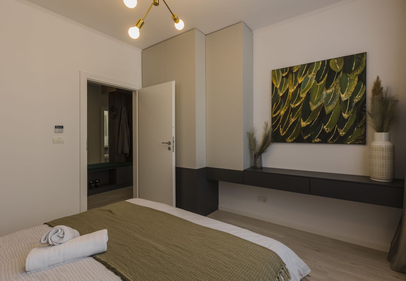 Apartment in Timisoara - Tiny, a Modern Collection Apartment near Iulius Mall