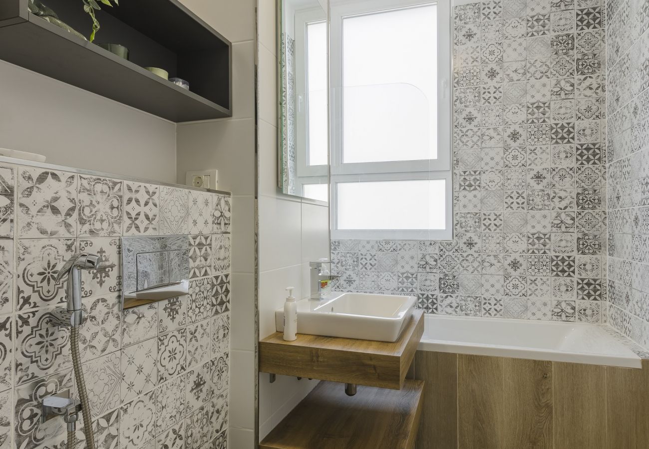 Apartment in Timisoara - Tiny, a Modern Collection Apartment near Iulius Mall