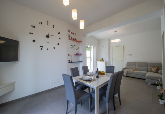 Villa in Amalfi - Villa Donna Rachele - Sea view Jacuzzi and Free Parking Villa in Amalfi - Villa Donna Rachele - Sea view Jacuzzi and Free Parking