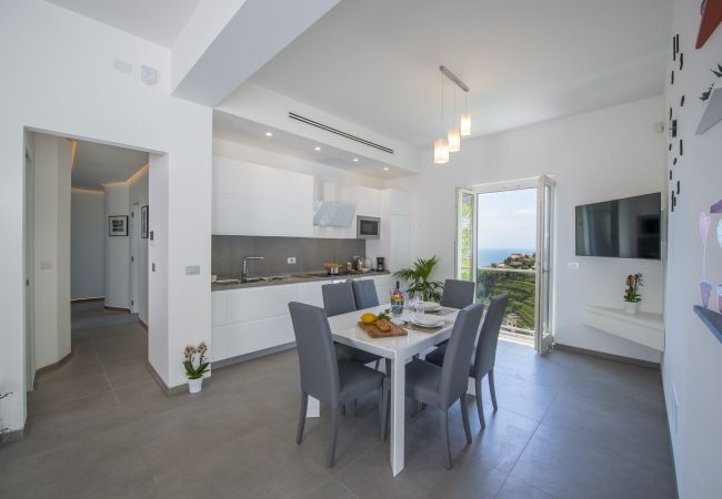 Villa in Amalfi - Villa Donna Rachele - Sea view Jacuzzi and Free Parking Villa in Amalfi - Villa Donna Rachele - Sea view Jacuzzi and Free Parking