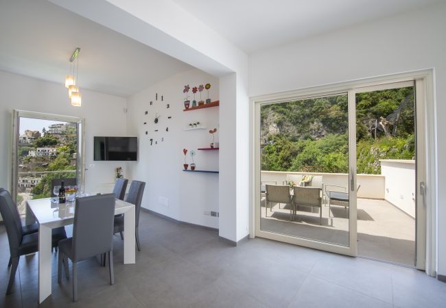 Villa in Amalfi - Villa Donna Rachele - Sea view Jacuzzi and Free Parking Villa in Amalfi - Villa Donna Rachele - Sea view Jacuzzi and Free Parking