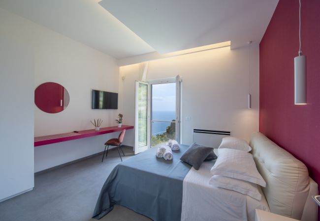 Villa in Amalfi - Villa Donna Rachele - Sea view Jacuzzi and Free Parking Villa in Amalfi - Villa Donna Rachele - Sea view Jacuzzi and Free Parking