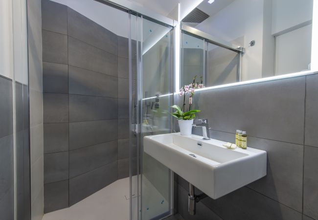 Villa in Amalfi - Villa Donna Rachele - Sea view Jacuzzi and Free Parking Villa in Amalfi - Villa Donna Rachele - Sea view Jacuzzi and Free Parking