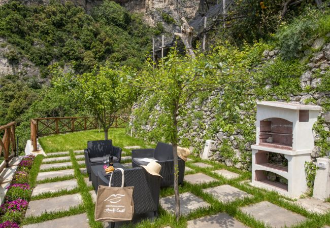 Villa in Amalfi - Villa Donna Rachele - Sea view Jacuzzi and Free Parking Villa in Amalfi - Villa Donna Rachele - Sea view Jacuzzi and Free Parking