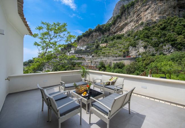 Villa in Amalfi - Villa Donna Rachele - Sea view Jacuzzi and Free Parking Villa in Amalfi - Villa Donna Rachele - Sea view Jacuzzi and Free Parking