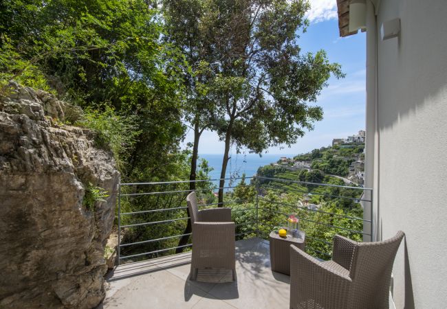 Villa in Amalfi - Villa Donna Rachele - Sea view Jacuzzi and Free Parking Villa in Amalfi - Villa Donna Rachele - Sea view Jacuzzi and Free Parking