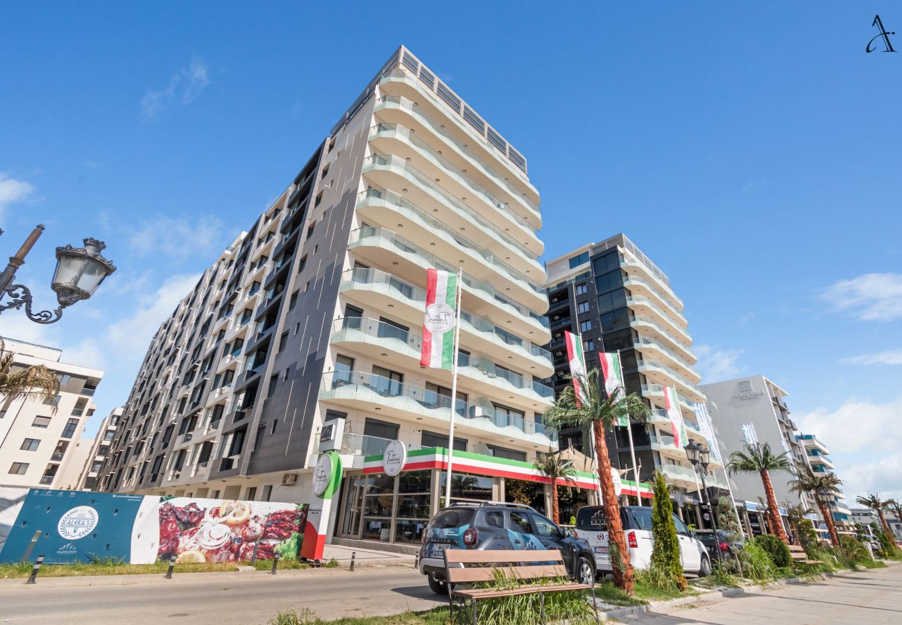 Studio in Mamaia Nord - Studio with Sea View & Pool Acces 