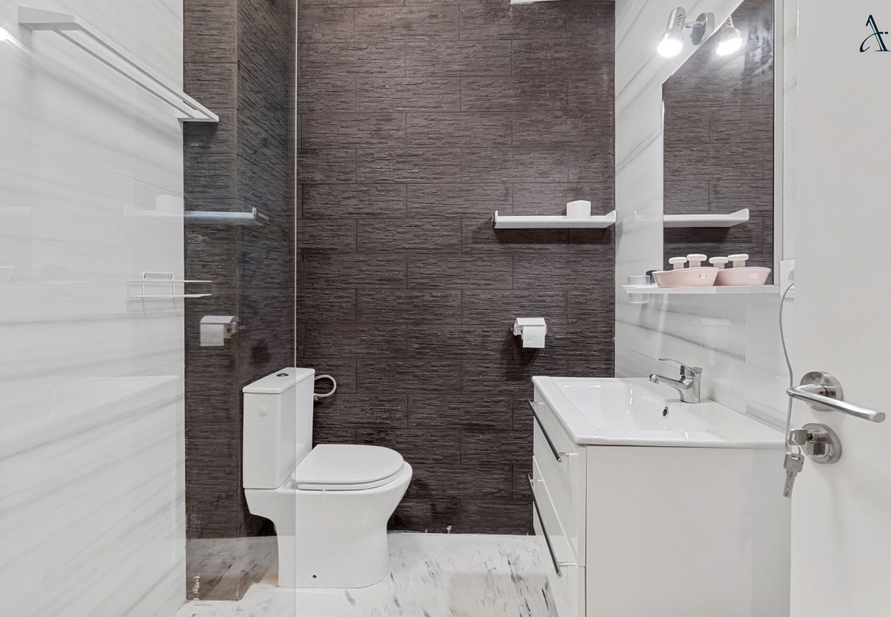 Studio in Mamaia Nord - Studio with Sea View & Pool Acces 