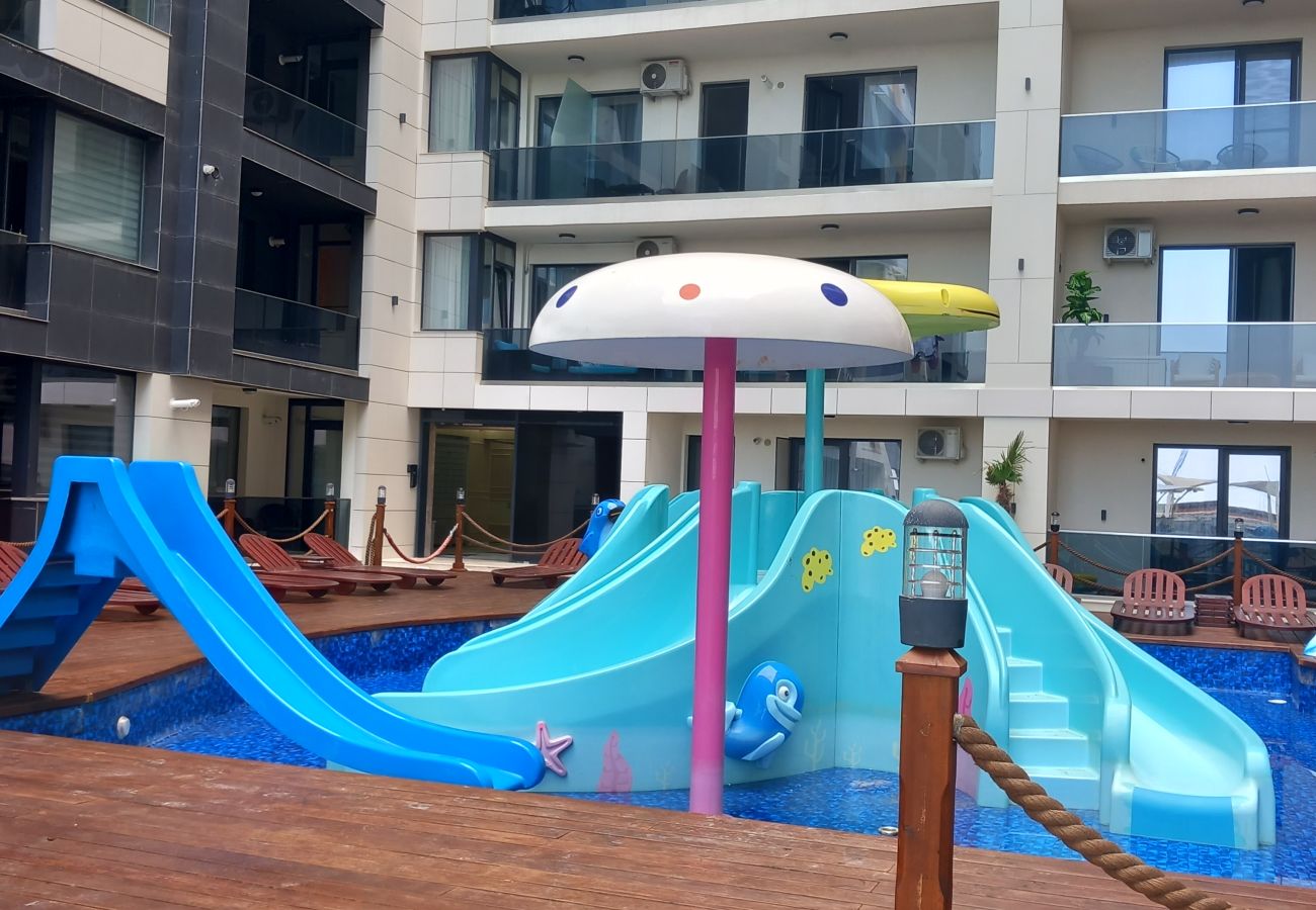 Studio in Mamaia Nord - Studio with Sea View & Pool Acces 