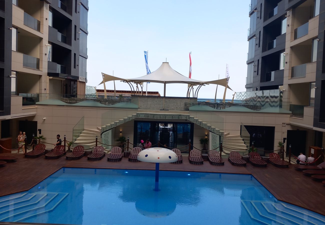 Studio in Mamaia Nord - Studio with Sea View & Pool Acces 