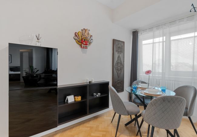 Apartment in Bucharest - RentForComfort Coquette 1BDR Calea Victoriei