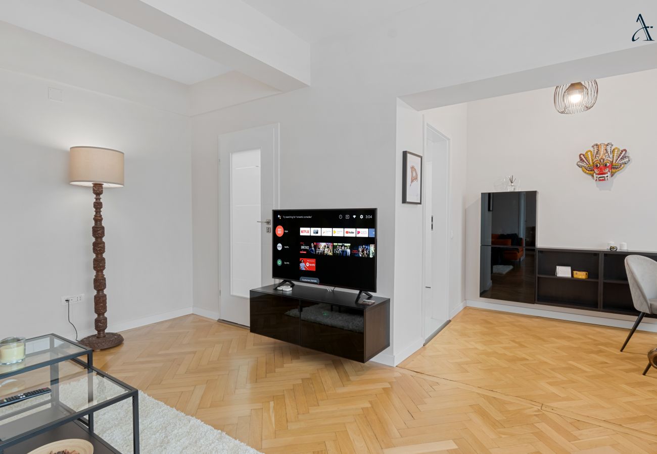 Apartment in Bucharest - RentForComfort Coquette 1BDR Calea Victoriei
