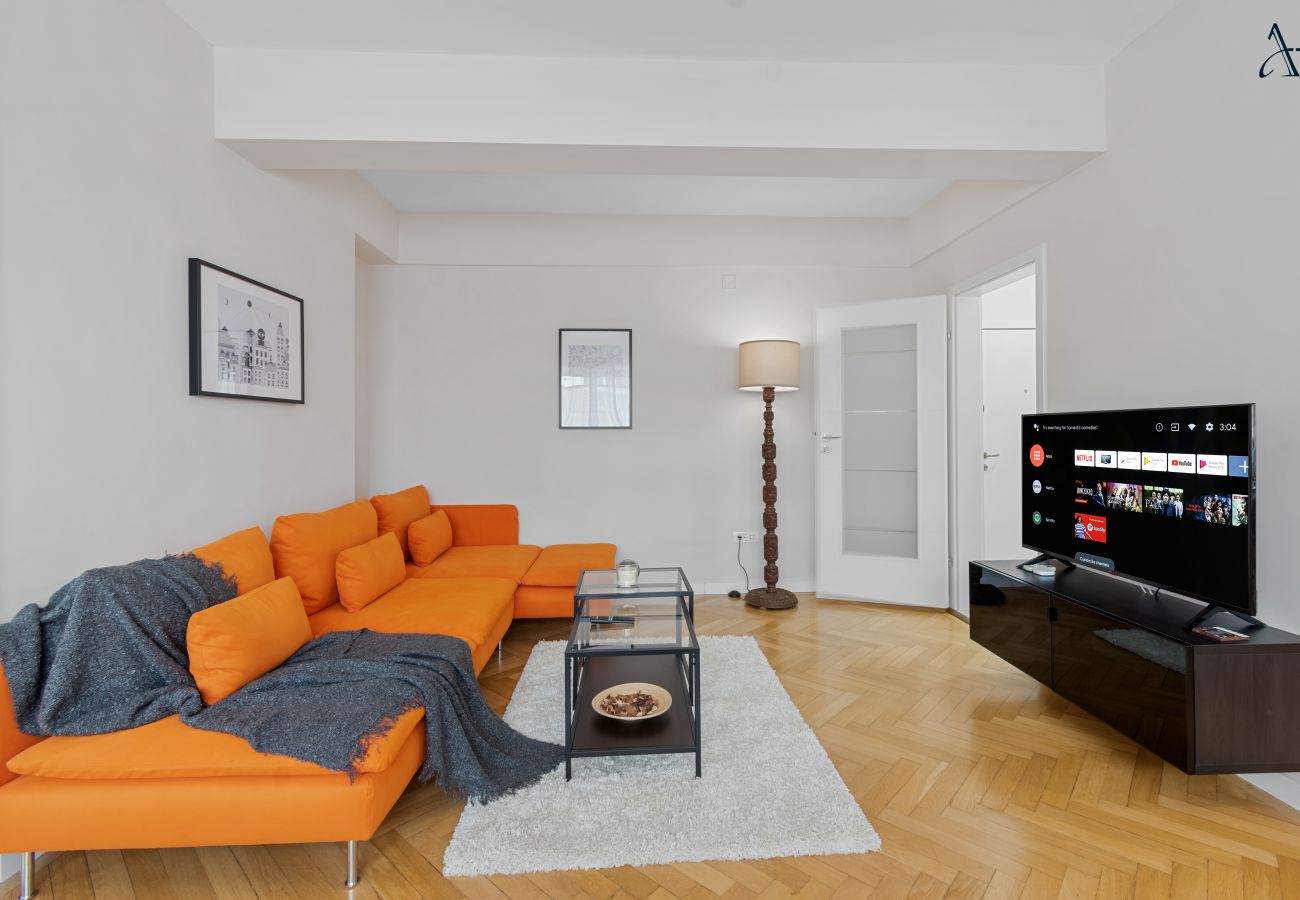 Apartment in Bucharest - RentForComfort Coquette 1BDR Calea Victoriei