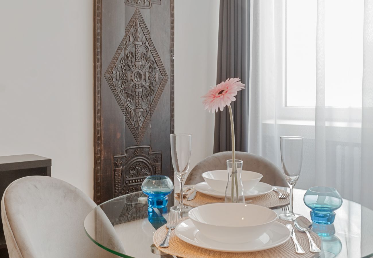 Apartment in Bucharest - RentForComfort Coquette 1BDR Calea Victoriei