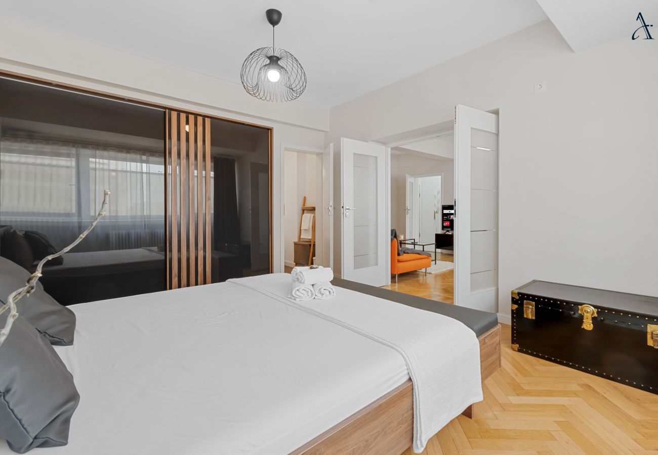 Apartment in Bucharest - RentForComfort Coquette 1BDR Calea Victoriei