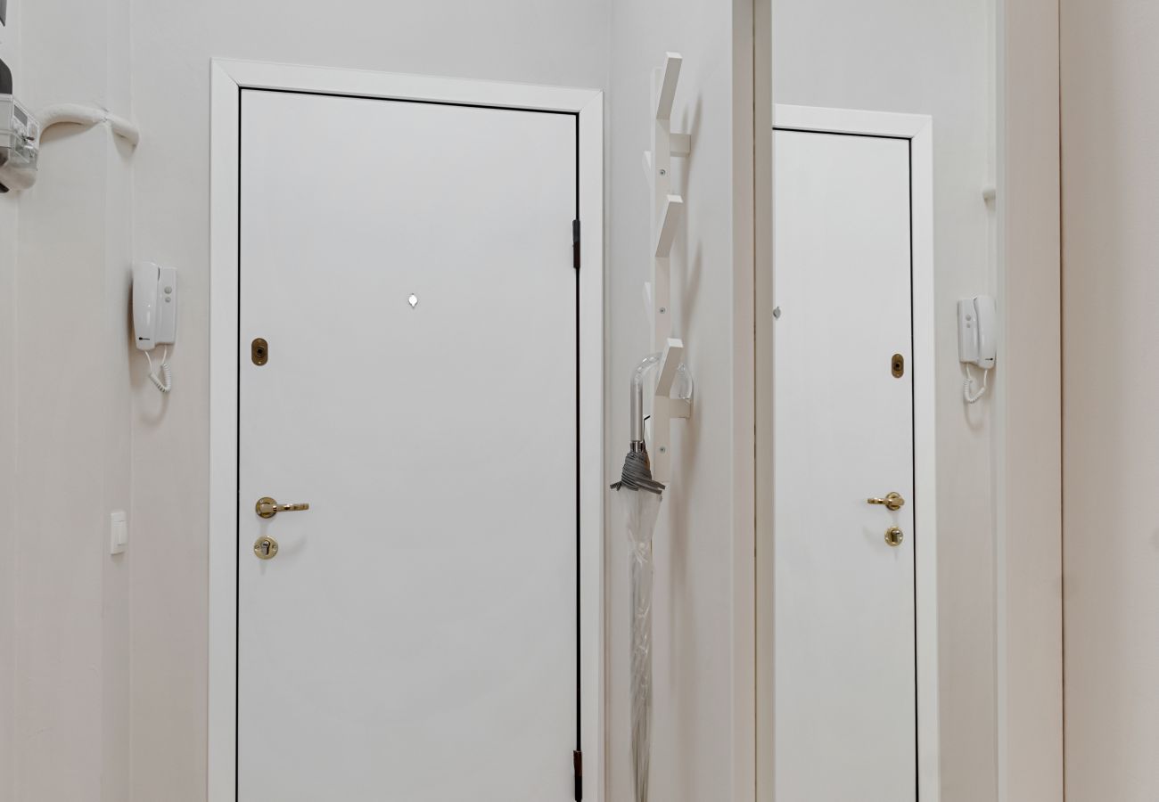 Apartment in Bucharest - RentForComfort Coquette 1BDR Calea Victoriei