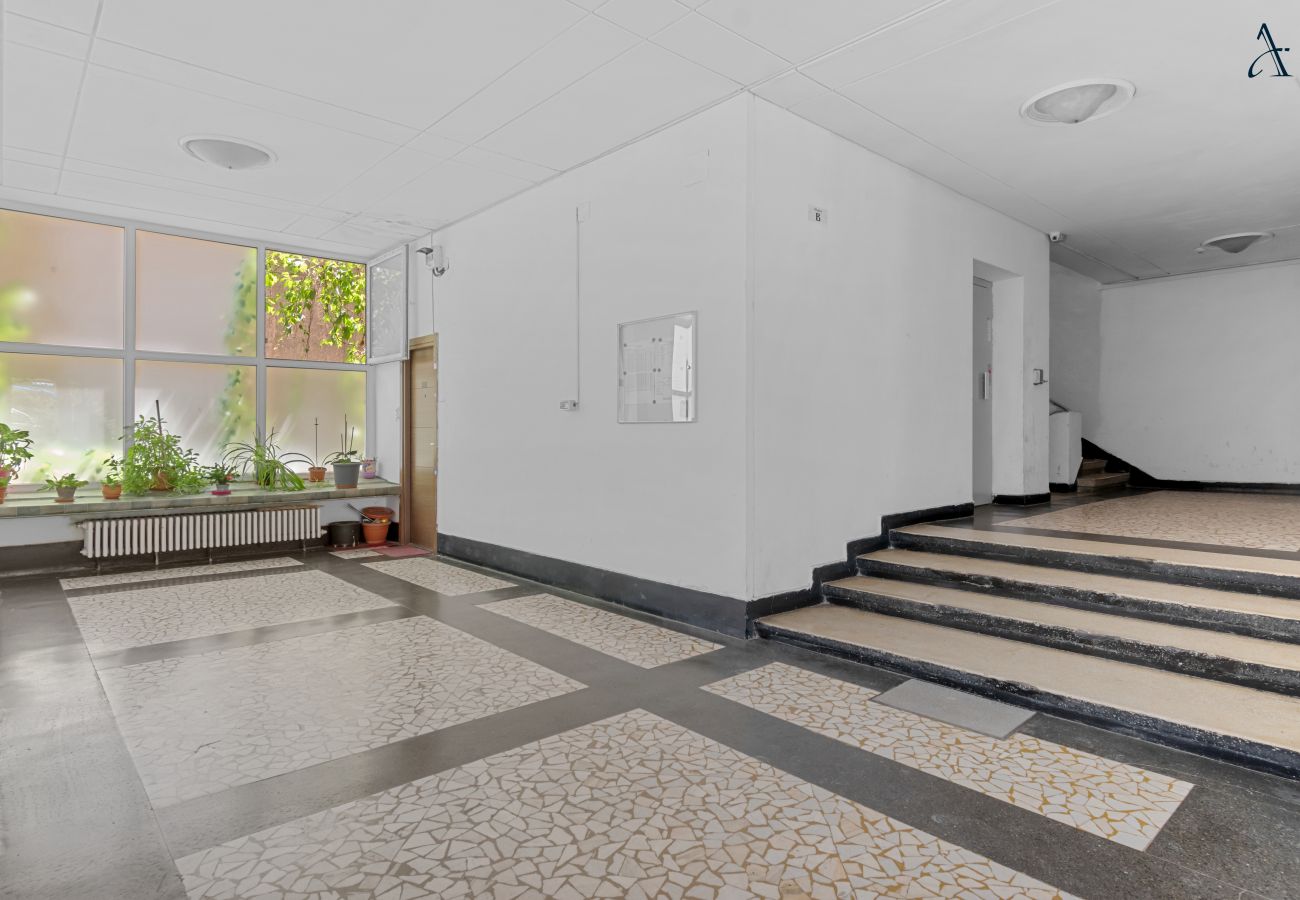 Apartment in Bucharest - RentForComfort Coquette 1BDR Calea Victoriei
