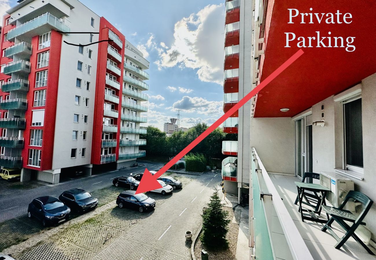 Apartment in Oradea - Asusemi 1BDR with Parking & Balcony
