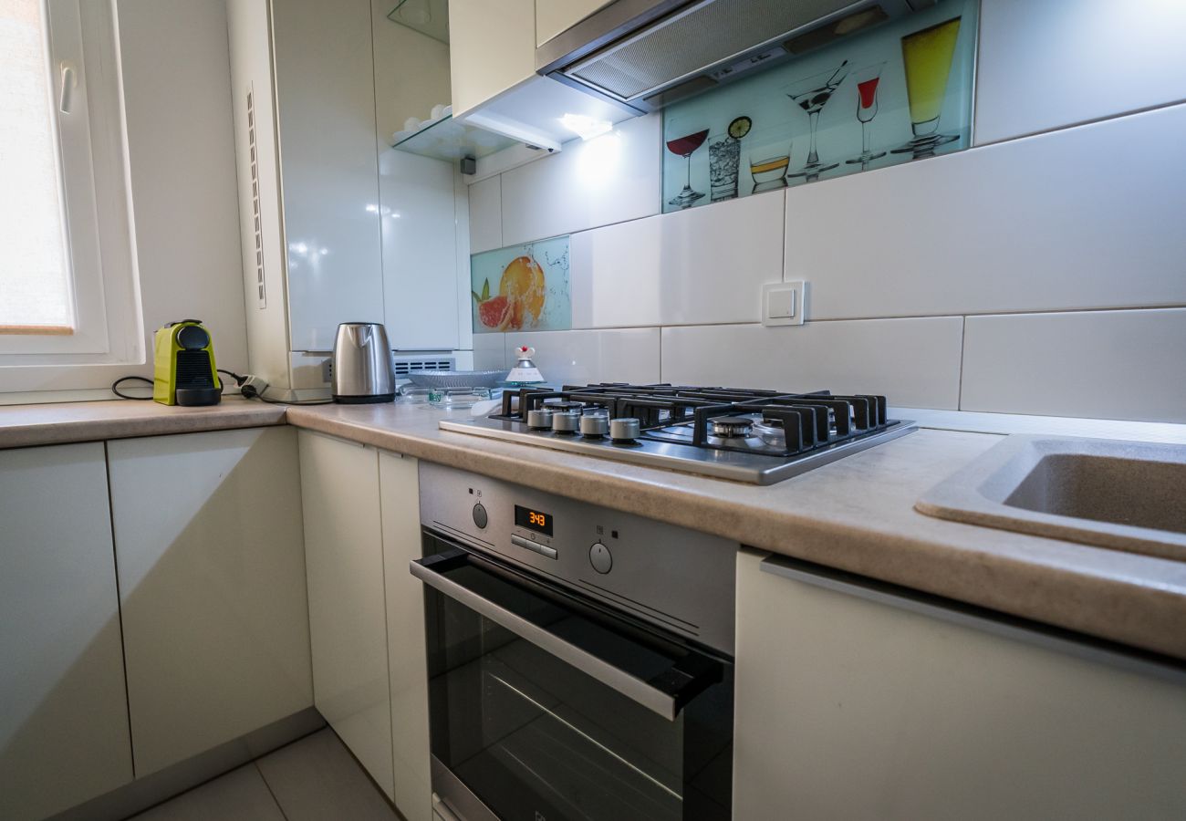 Apartment in Oradea - Asusemi 1BDR with Parking & Balcony