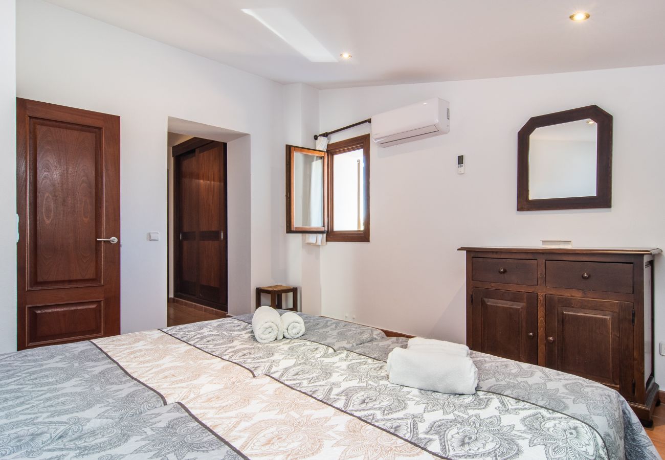 Villa in Santanyi - YourHouse Angoixes, villa with private pool