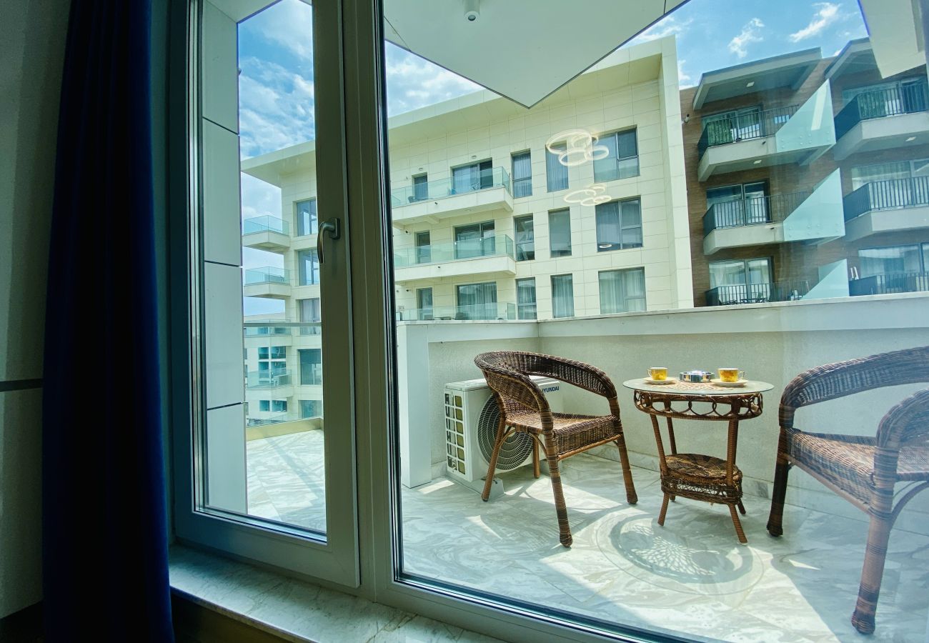 Apartment in Mamaia Nord - Caro 1BDR wit Infinity Pool Acces by Alezzi