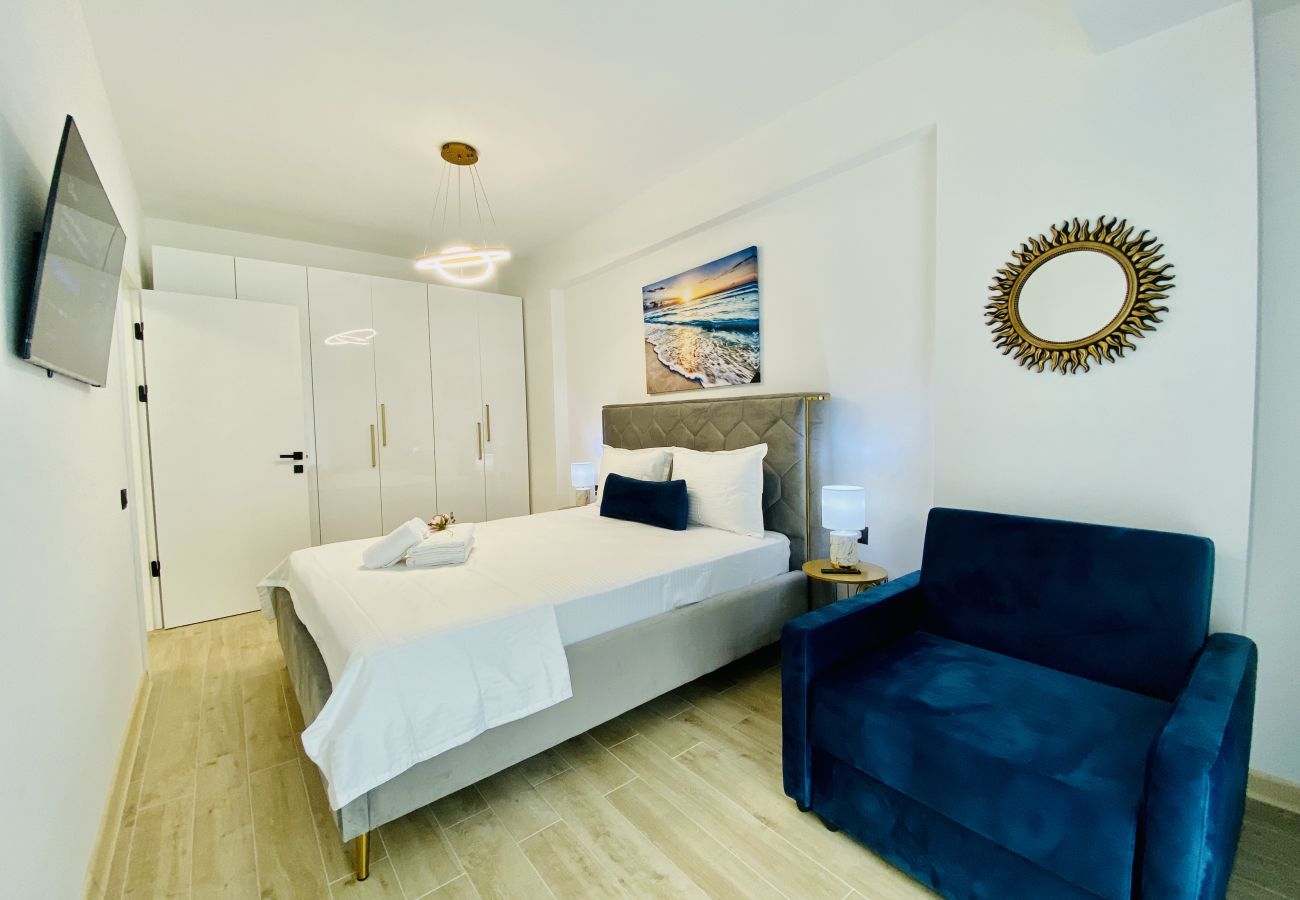 Apartment in Mamaia Nord - Caro 1BDR wit Infinity Pool Acces by Alezzi
