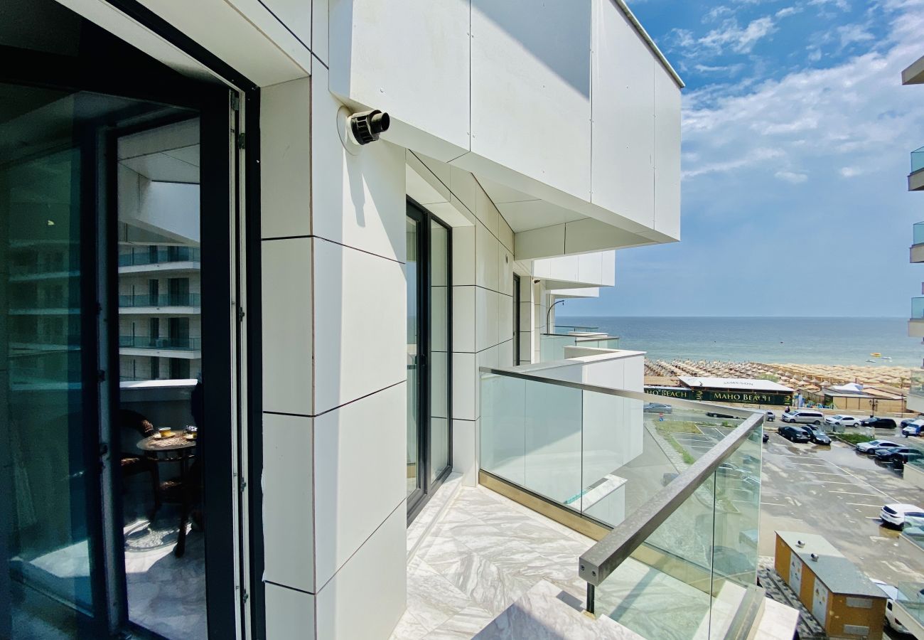 Apartment in Mamaia Nord - Caro 1BDR wit Infinity Pool Acces by Alezzi