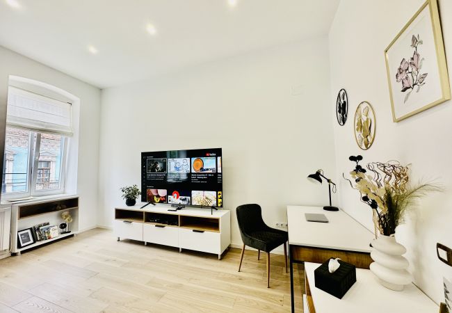 Studio in Cluj Napoca - Clever Studio near Central Shopping Center 