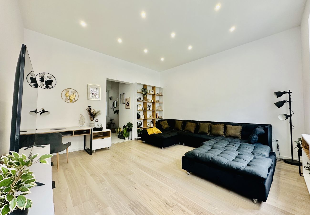 Studio in Cluj Napoca - Clever Studio near Central Shopping Center 