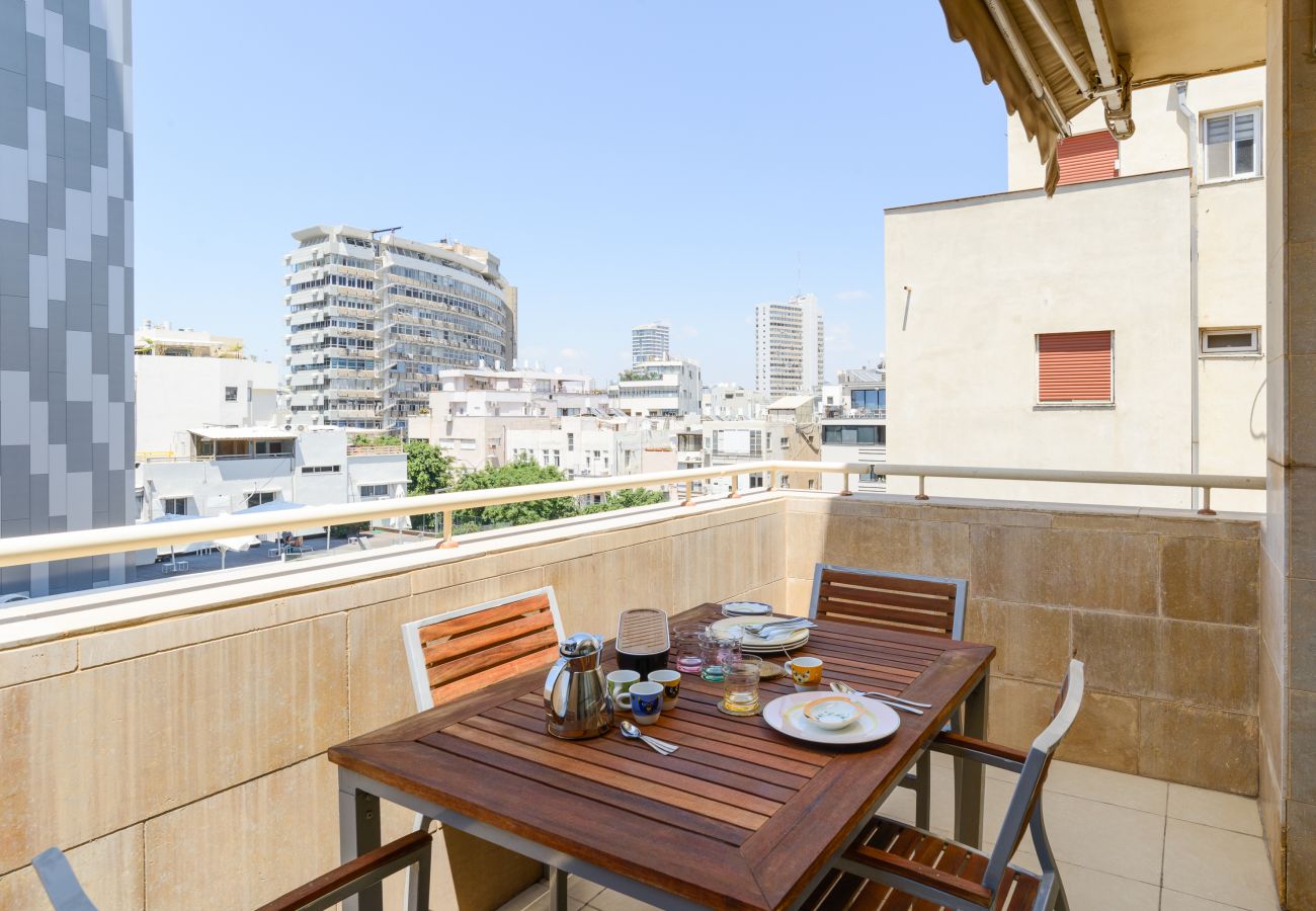 Apartment in Tel Aviv - Jaffa - Airy & Bright w/Balcony Parking steps from Beach by FeelHome