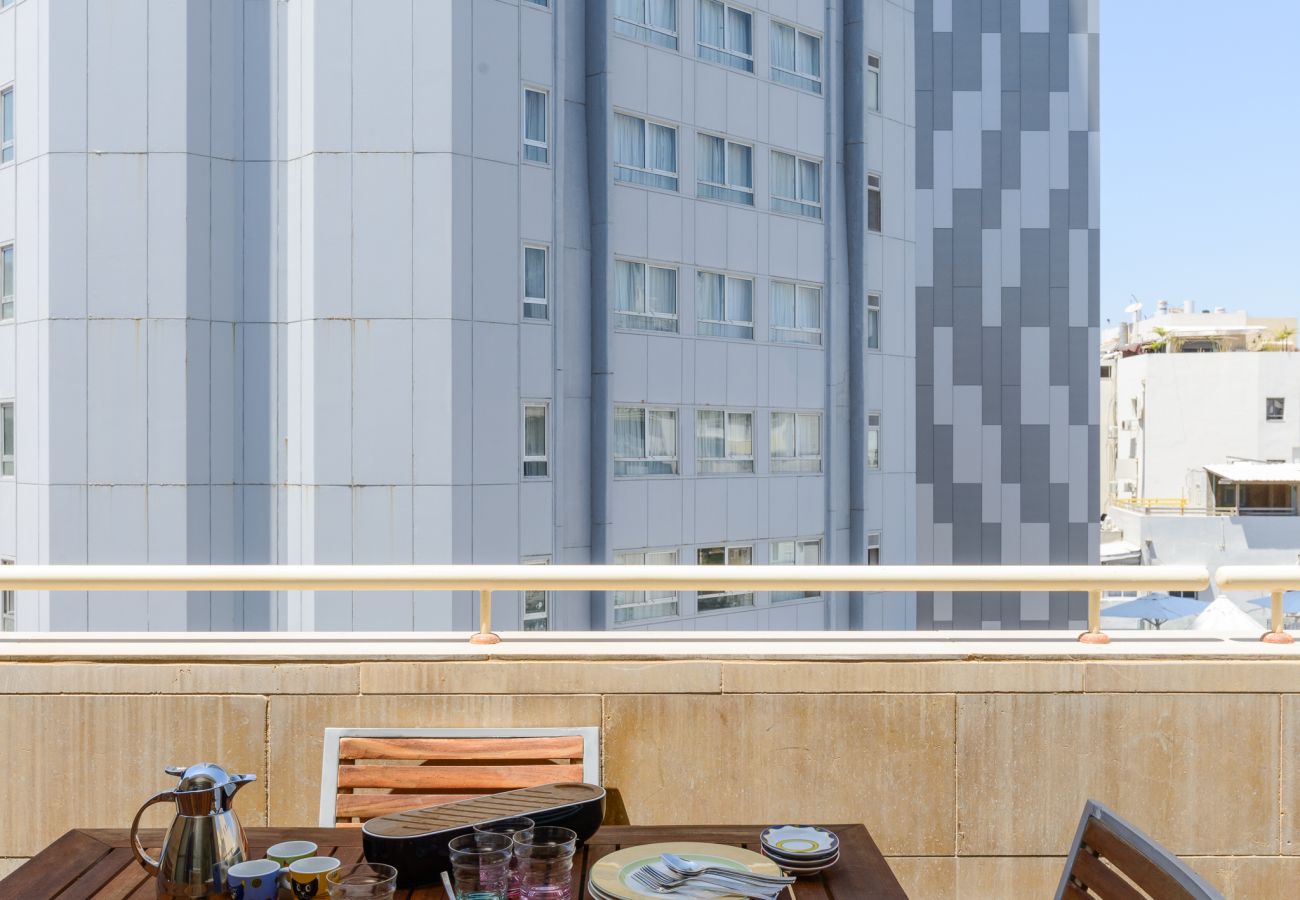 Apartment in Tel Aviv - Jaffa - Airy & Bright w/Balcony Parking steps from Beach by FeelHome