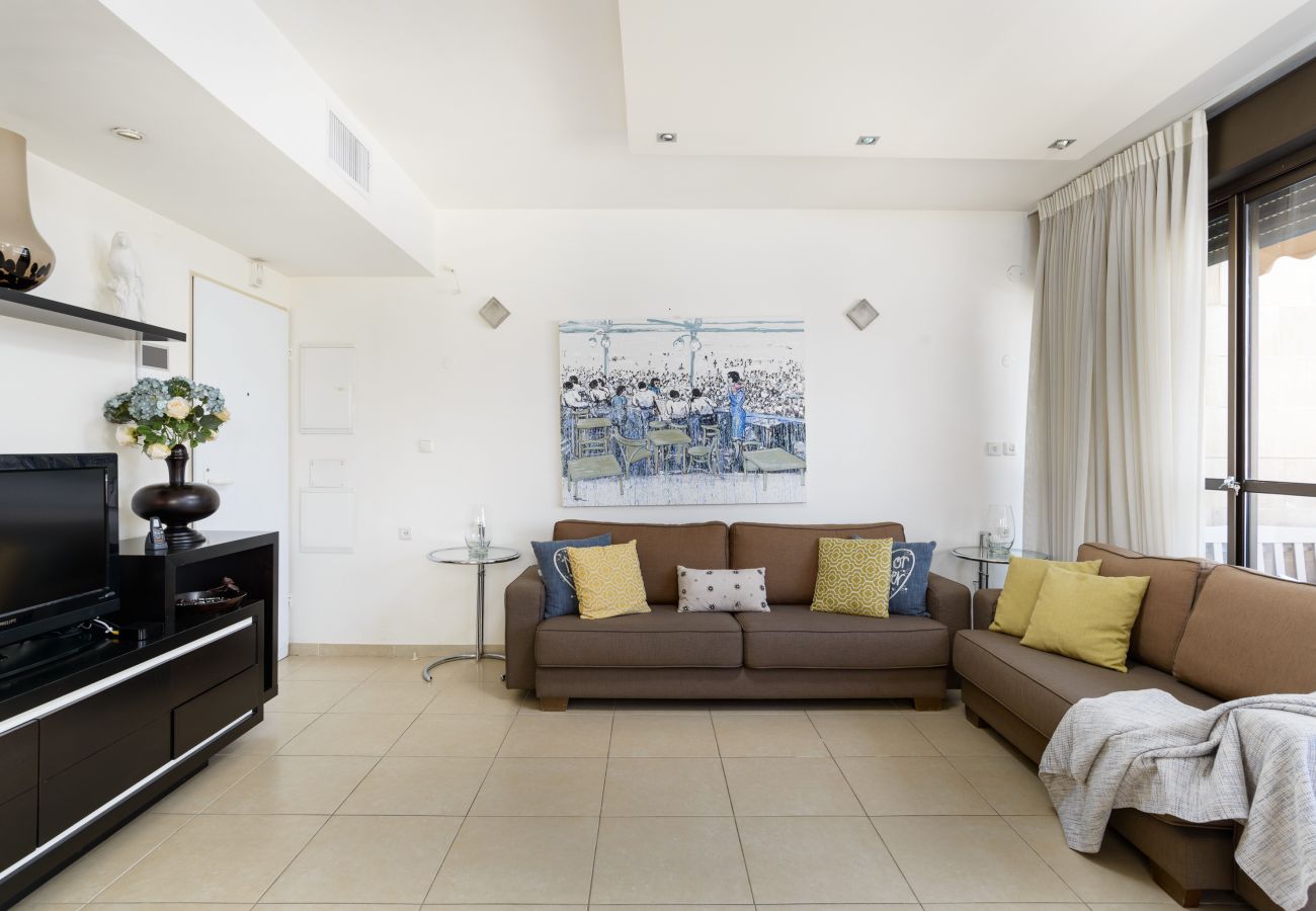 Apartment in Tel Aviv - Jaffa - Airy & Bright w/Balcony Parking steps from Beach by FeelHome