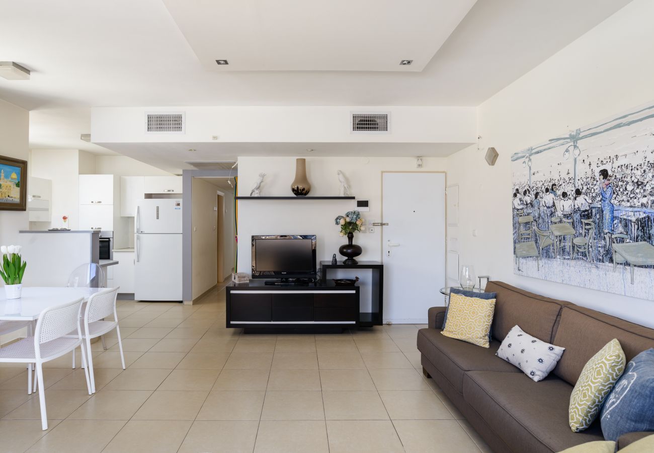 Apartment in Tel Aviv - Jaffa - Airy & Bright w/Balcony Parking steps from Beach by FeelHome