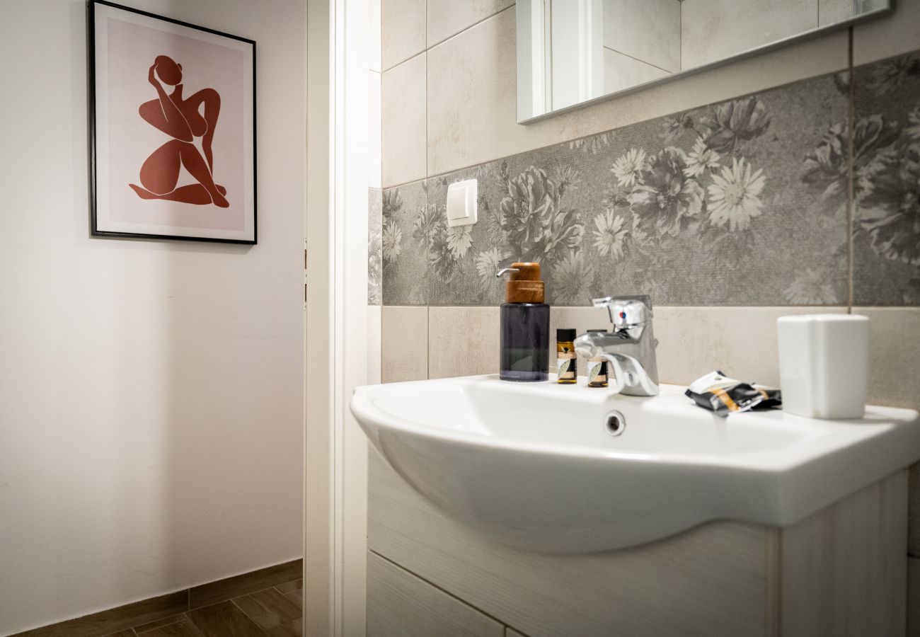Apartment in Athens - Chremonidou 35 
