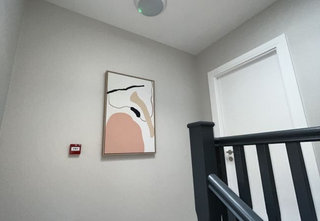 Apartment in Dublin - Modern 1-Bedroom Apartment in the Heart of Temple Bar