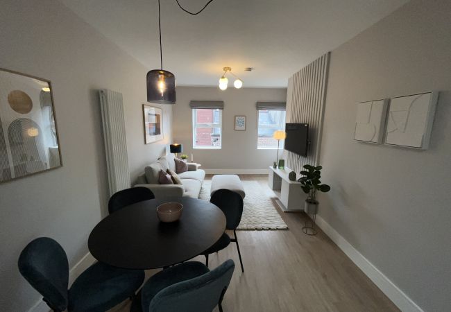 Apartment in Dublin - Modern 1-Bedroom Apartment in the Heart of Temple Bar