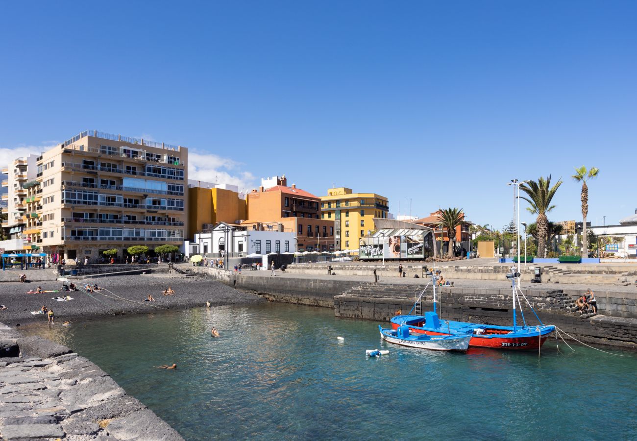 Apartment in Puerto de la Cruz - Lightbooking Ático Bencomo con vistas a la playa 