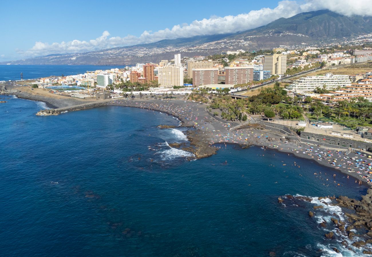 Apartment in Puerto de la Cruz - Lightbooking Ático Bencomo con vistas a la playa 